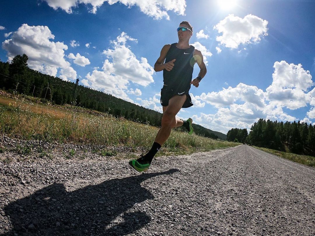 Vincent Luis, champion du Monde de triathlon avec la Nike ...