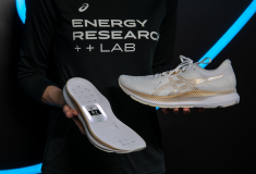 Image de l'article ASICS se lance dans le développement de chaussures connectées