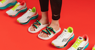 Image de l'article Saucony complète sa collection Endorphin… avec une paire de claquettes pour la récupération !